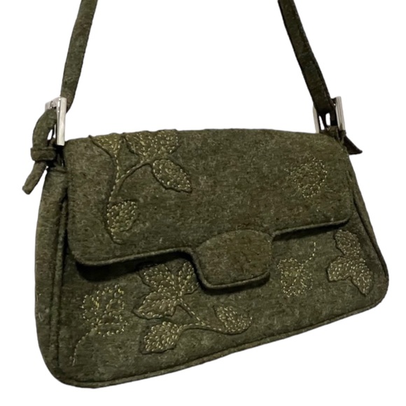 Villager Liz Claiborne Embroidered Small Felt Shoulder Bag - Picture 1 of 16